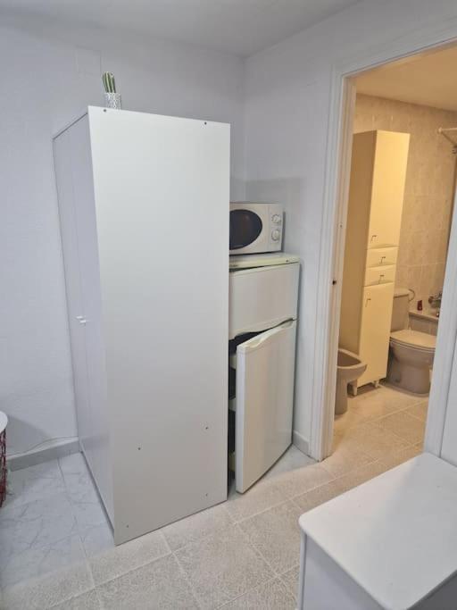 Studio Flat 150M Away From Beach Torrevieja Buitenkant foto